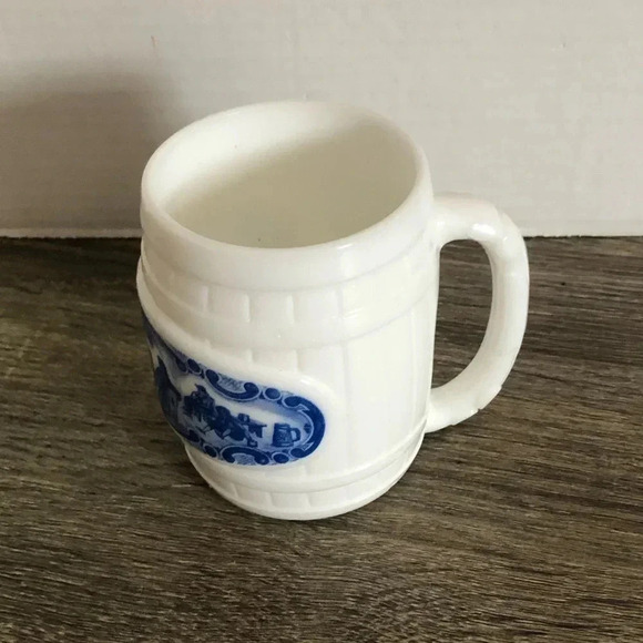 Vtg Milk Glass Barrel  Mug - Picture 2 of 10